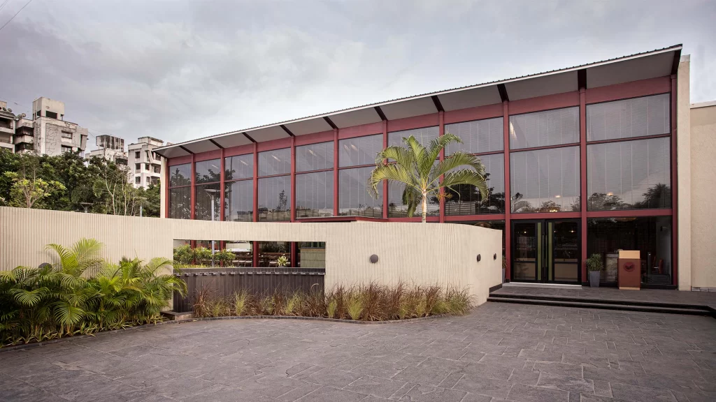 Flying Roof Restaurant Exterior and Architectural Design Overview