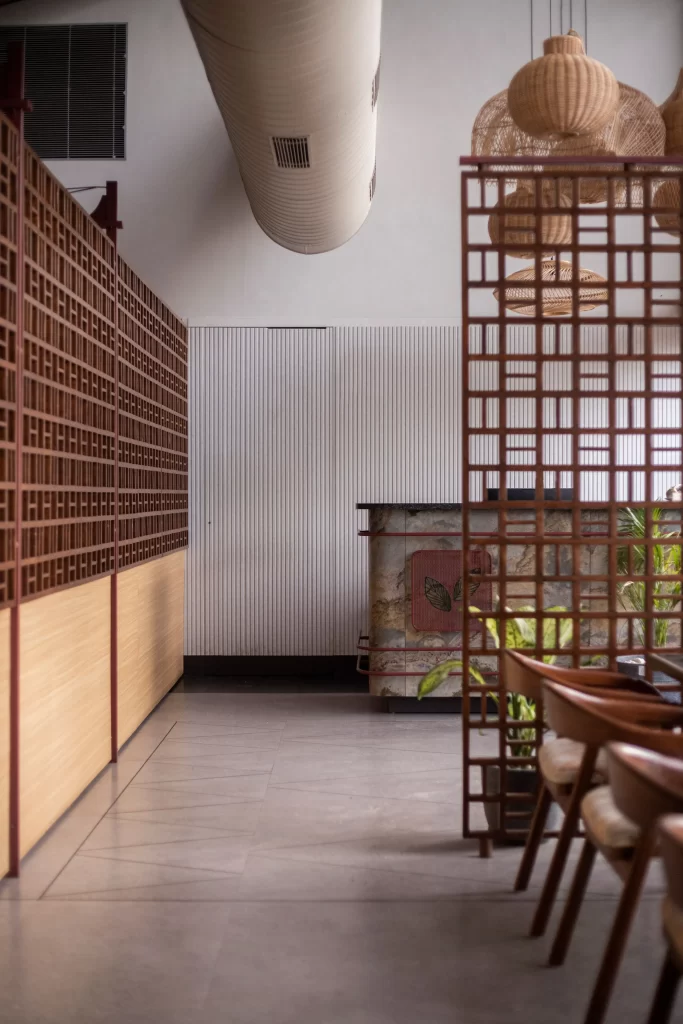 Flying Roof Restaurant Booth Seating and Spatial Planning