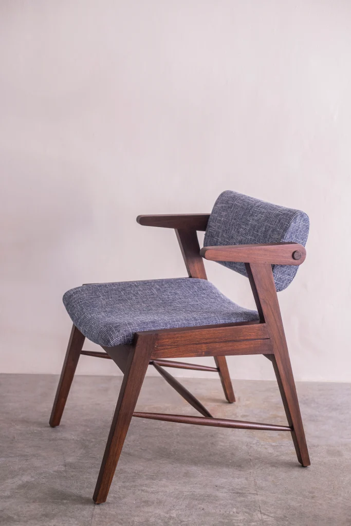 Beak Chair side profile showing ergonomic curves