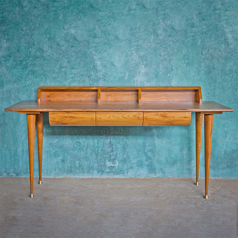 Capped Legs Accent Table