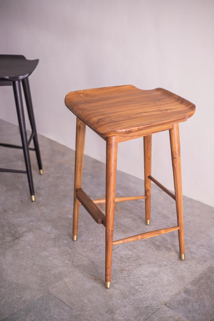 Contura furniture side profile design