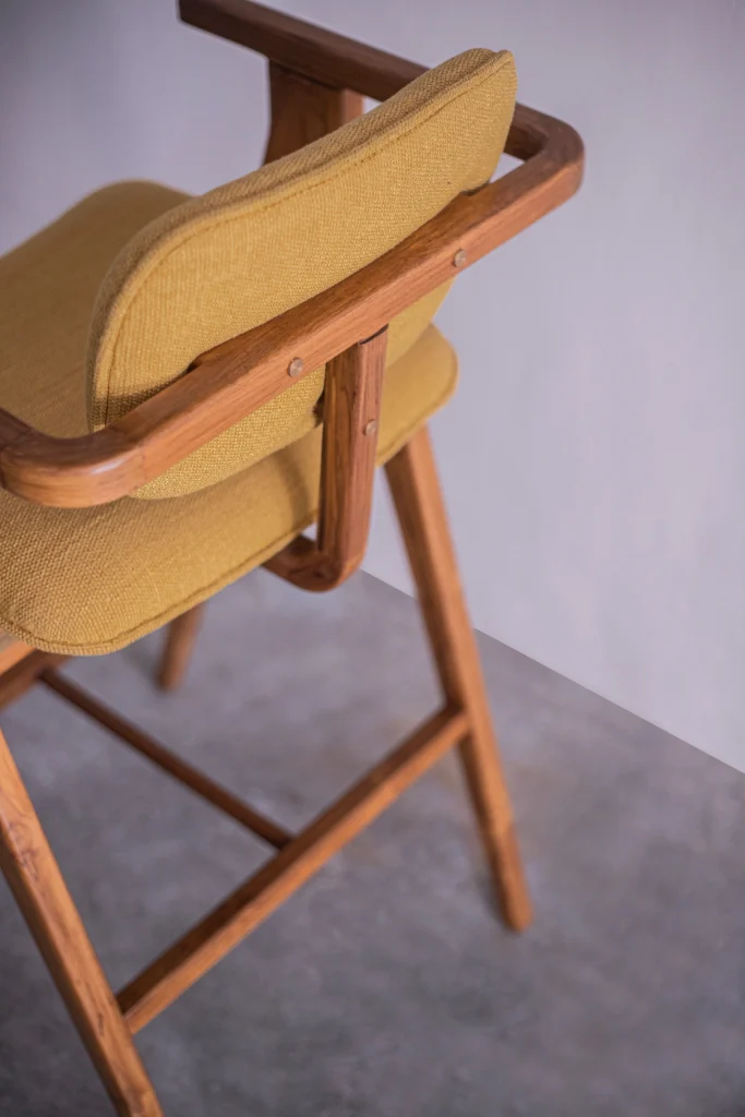 Ergonomic bar chair seating area and backrest detail