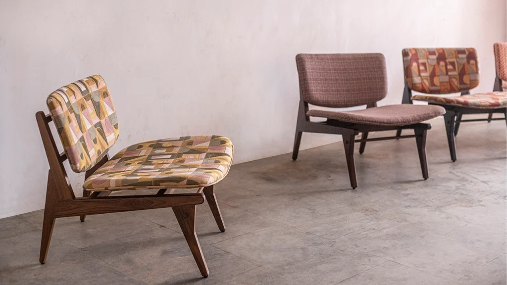 Levitated chair front view design