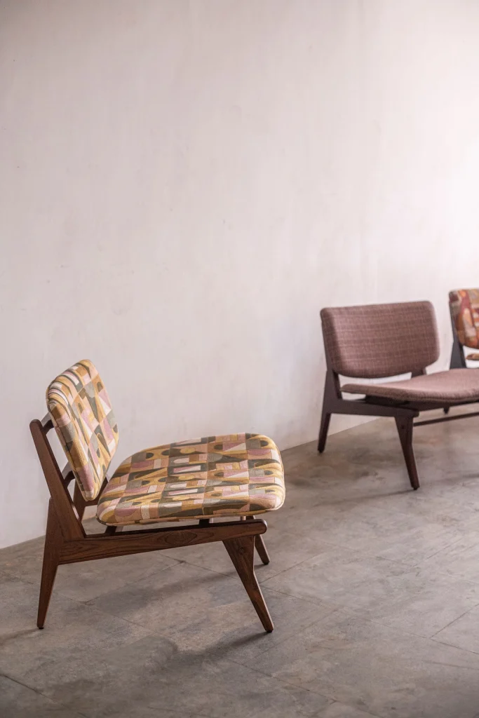 Side angle profile of the Levitated chair furniture piece