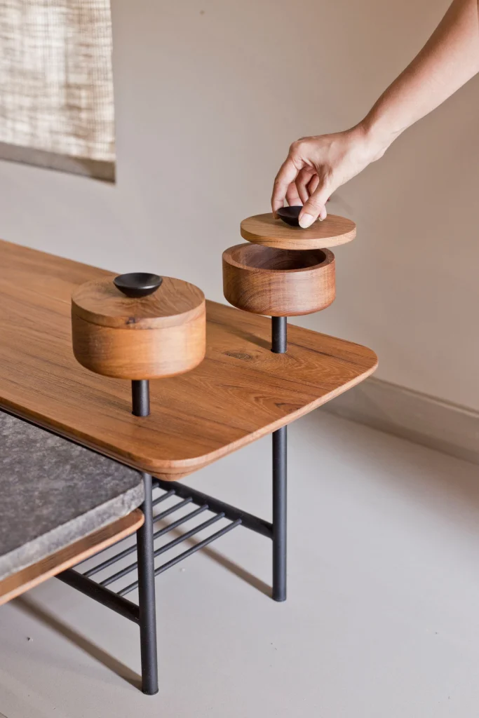 Side angle of modern nesting furniture set