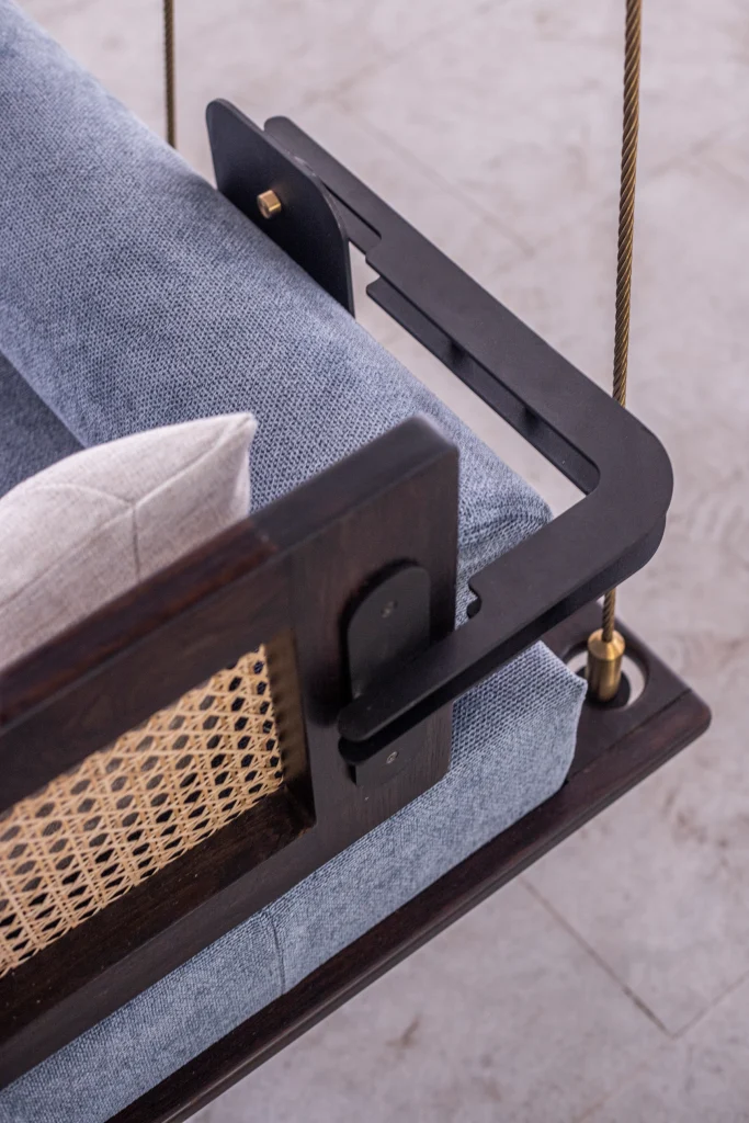 Oscillare premium furniture arrangement