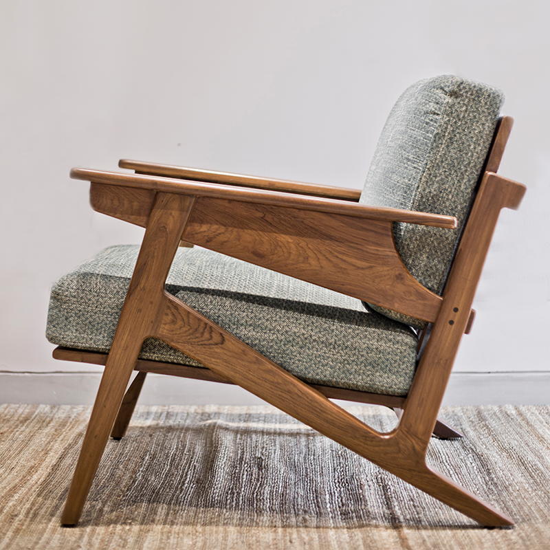 Schimitar Luxury Designer Chair by Thumb Impressions
