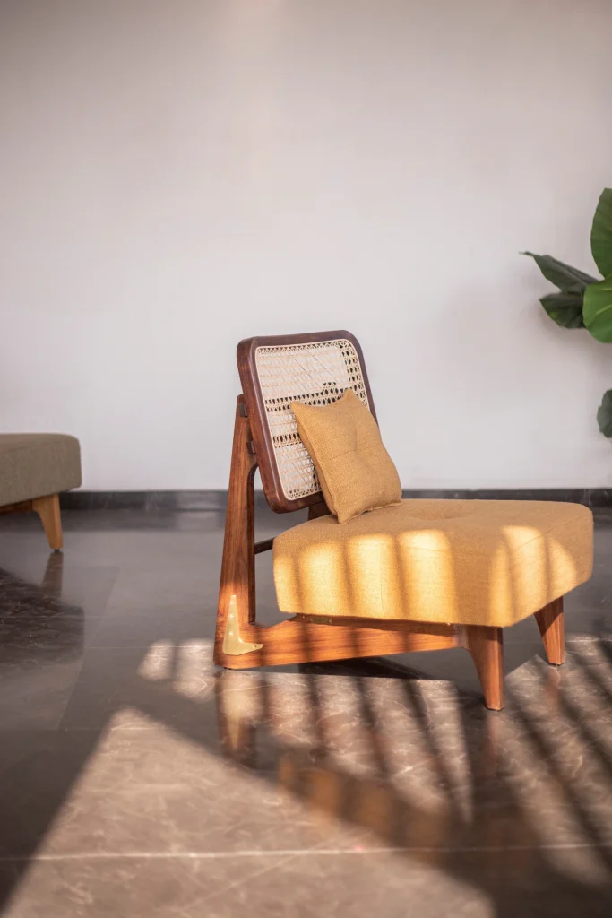 Slinger Furniture Close Up Detail