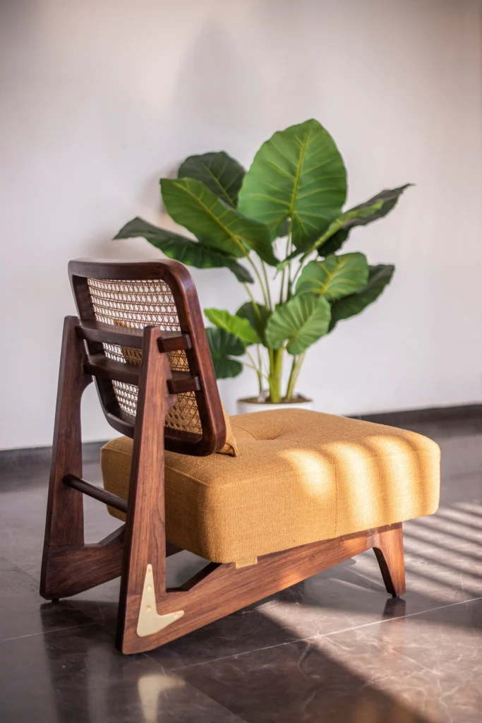 Slinger Furniture Front Profile