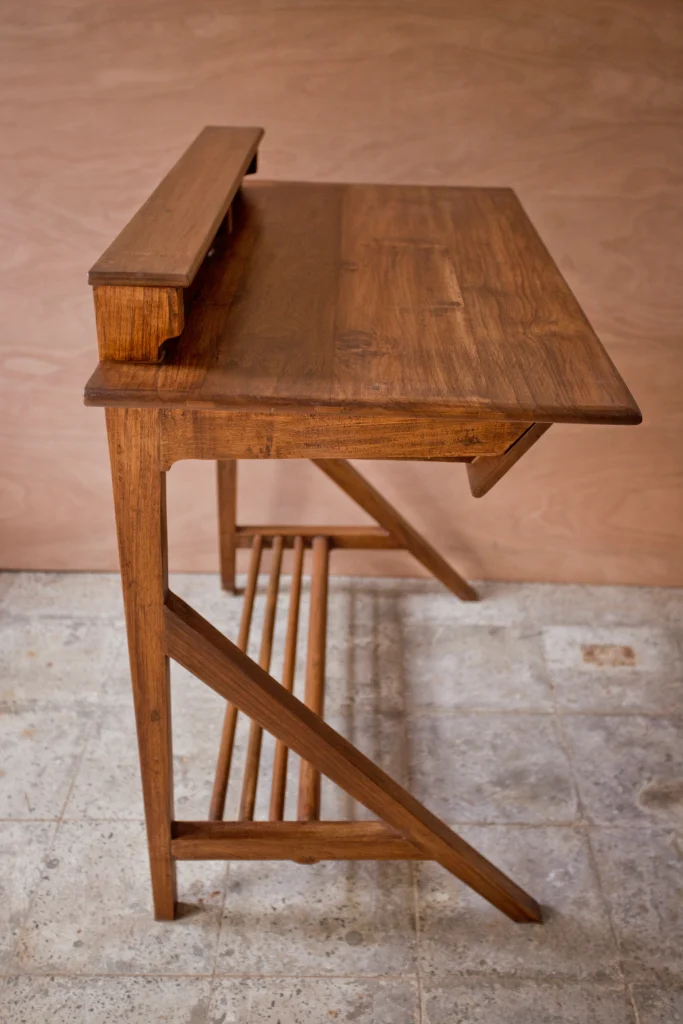 Table Blazer furniture angle view showing design details