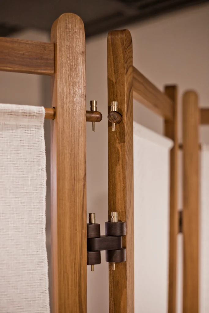 En Cleave furniture detail angle