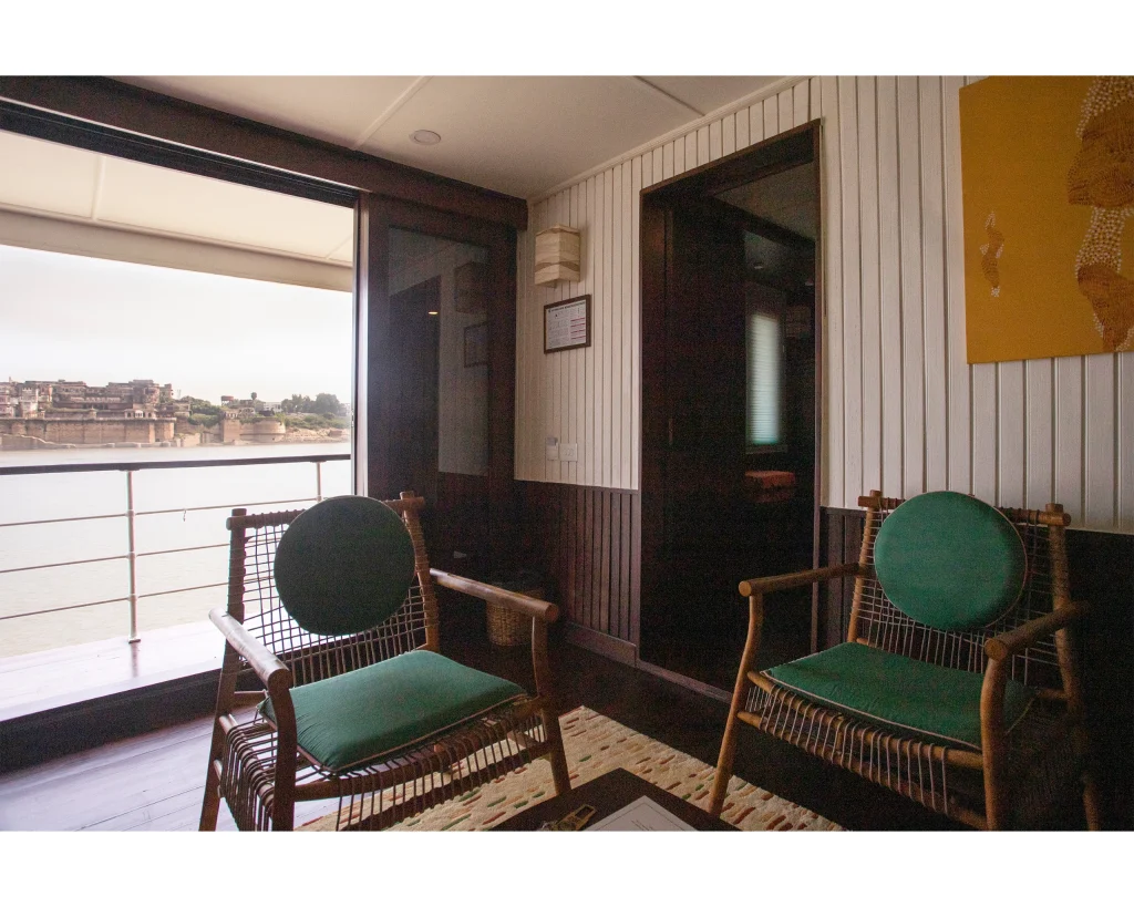 Bengal Ganga cruise ship passenger lounge and deck layout