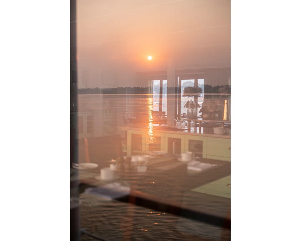 Bengal Ganga river cruise dining room layout and decor