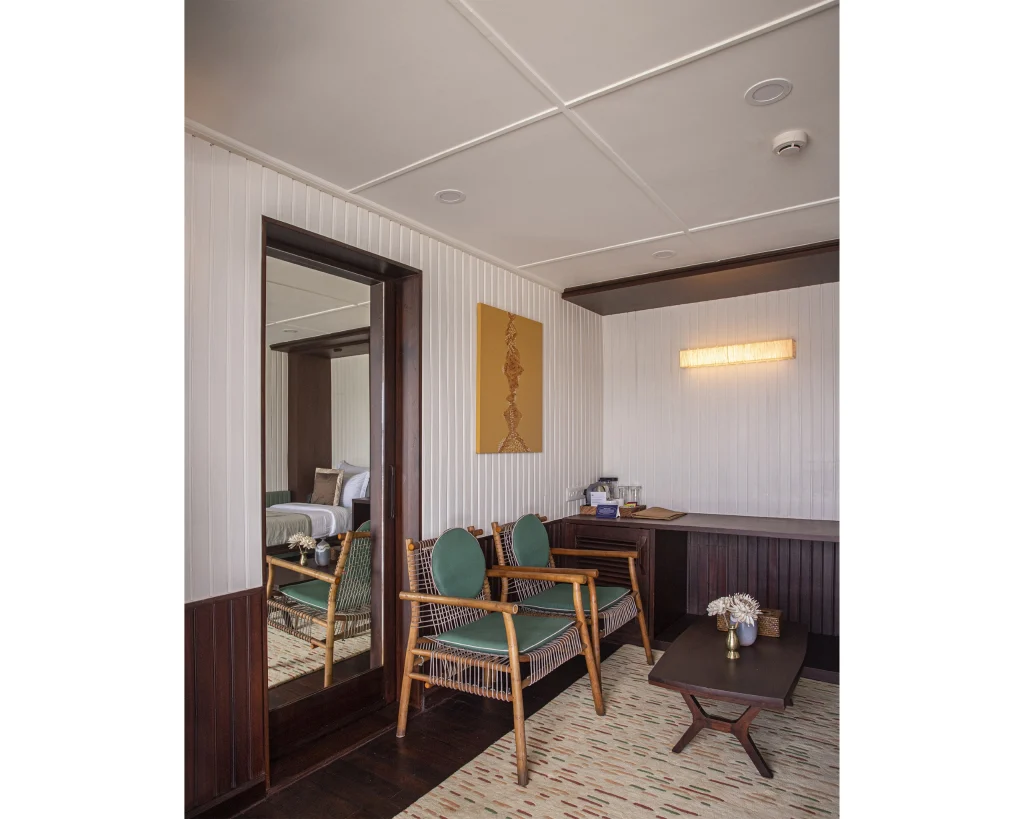 Bengal Ganga river vessel suite decor and furnishings